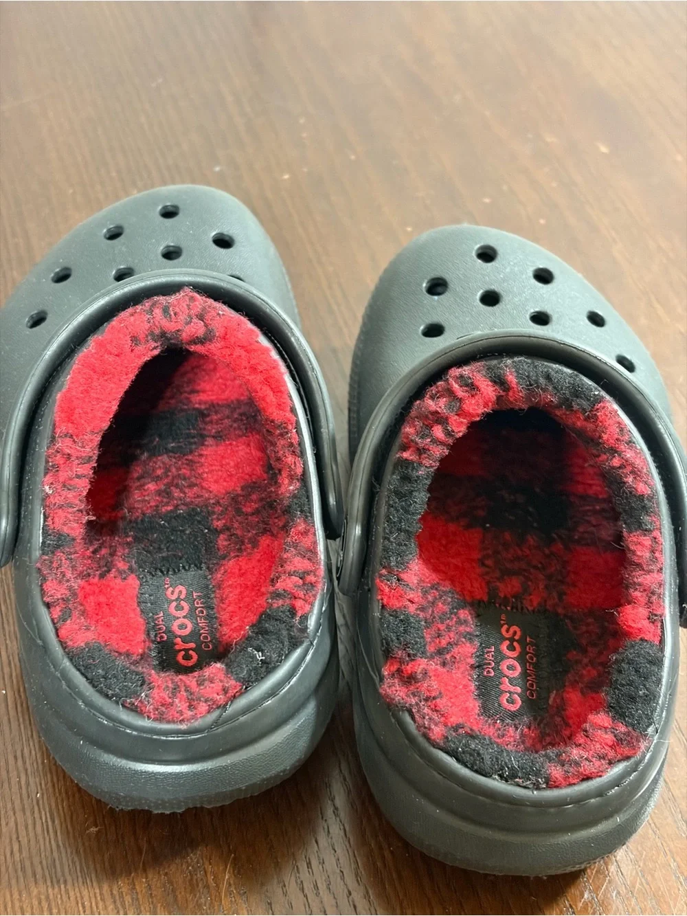CROCS Kids Classic Lined Clog - Black with Red Plaid Lining Toddler C9